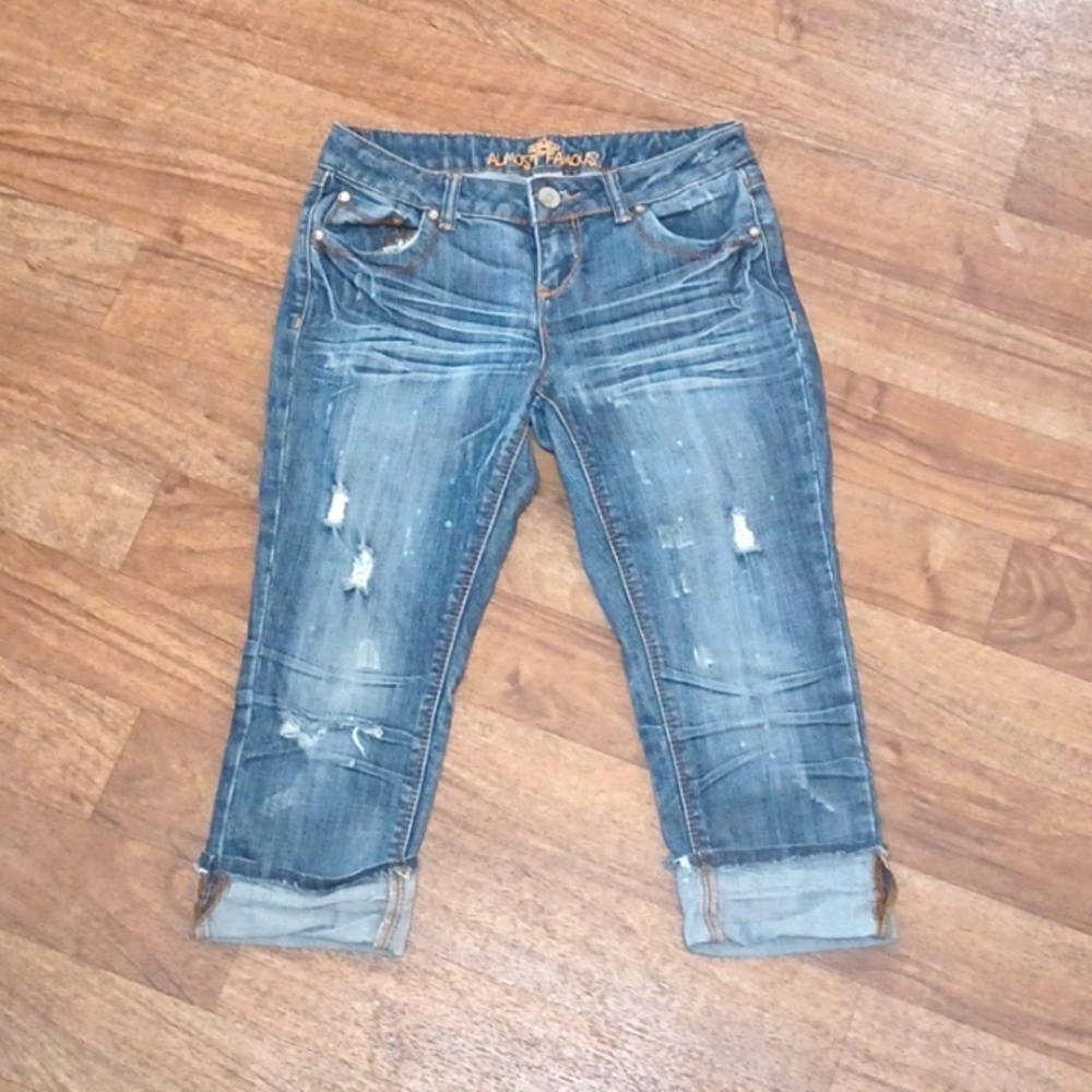 Almost Famous Jean capris size 5
